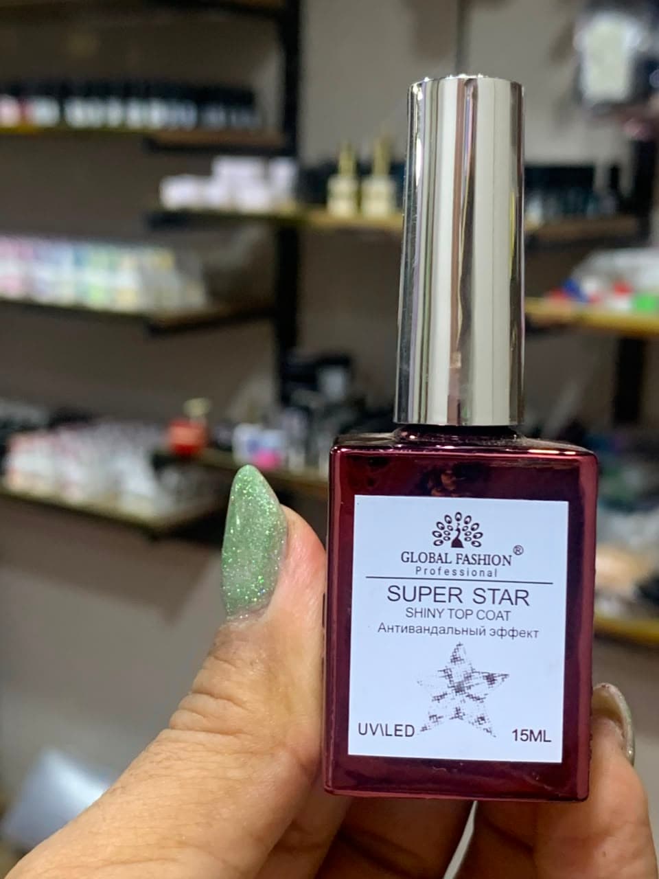 Di Serria gel polish bottle